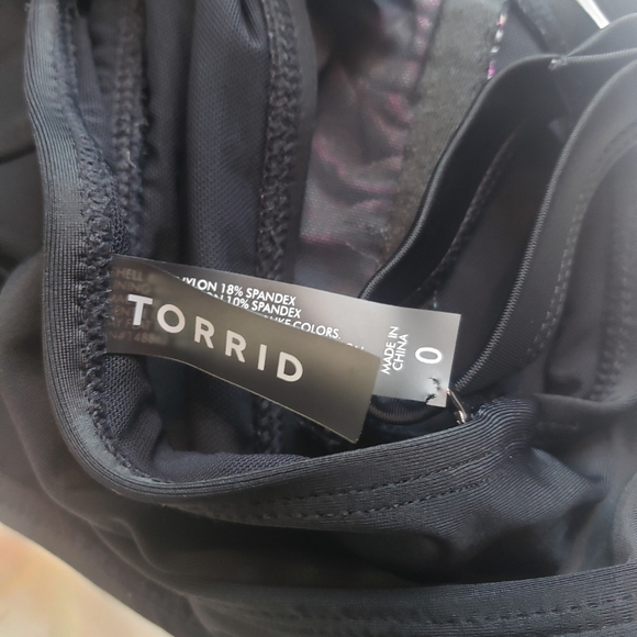 Torrid Wireless Swim Bikini Top Sz 0 Adjustable Straps Floral Colorful Padded - Picture 3 of 5